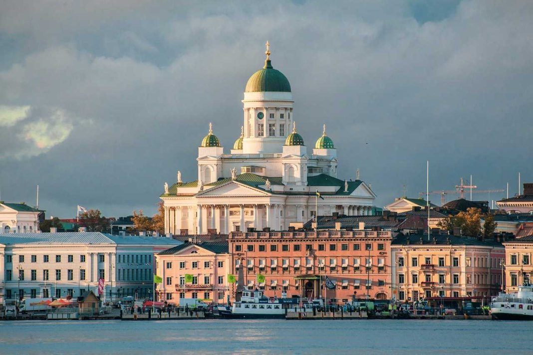 Влада Фінляндії депортувала громадянина Росії з підробленим паспортом