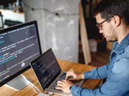 Влада ОАЕ почала видавати нові резидентські візи цифровим кочівникам