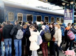 "Укрзалізниця" додала 10 вагонів та призначила додатковий поїзд із Запоріжжя до Києва