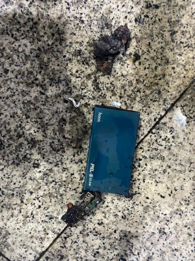 At the airport of Kazakhstan, a passenger’s charger caught fire right during the inspection procedure