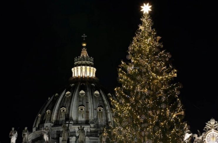 Скандал із різдвяною ялинкою у Ватикані
