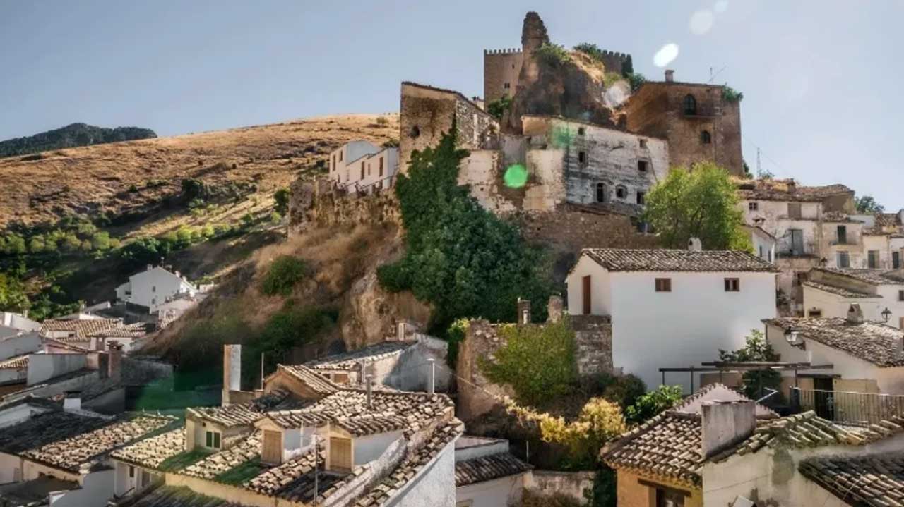 В Іспанії продають ціле село за ціною будинку