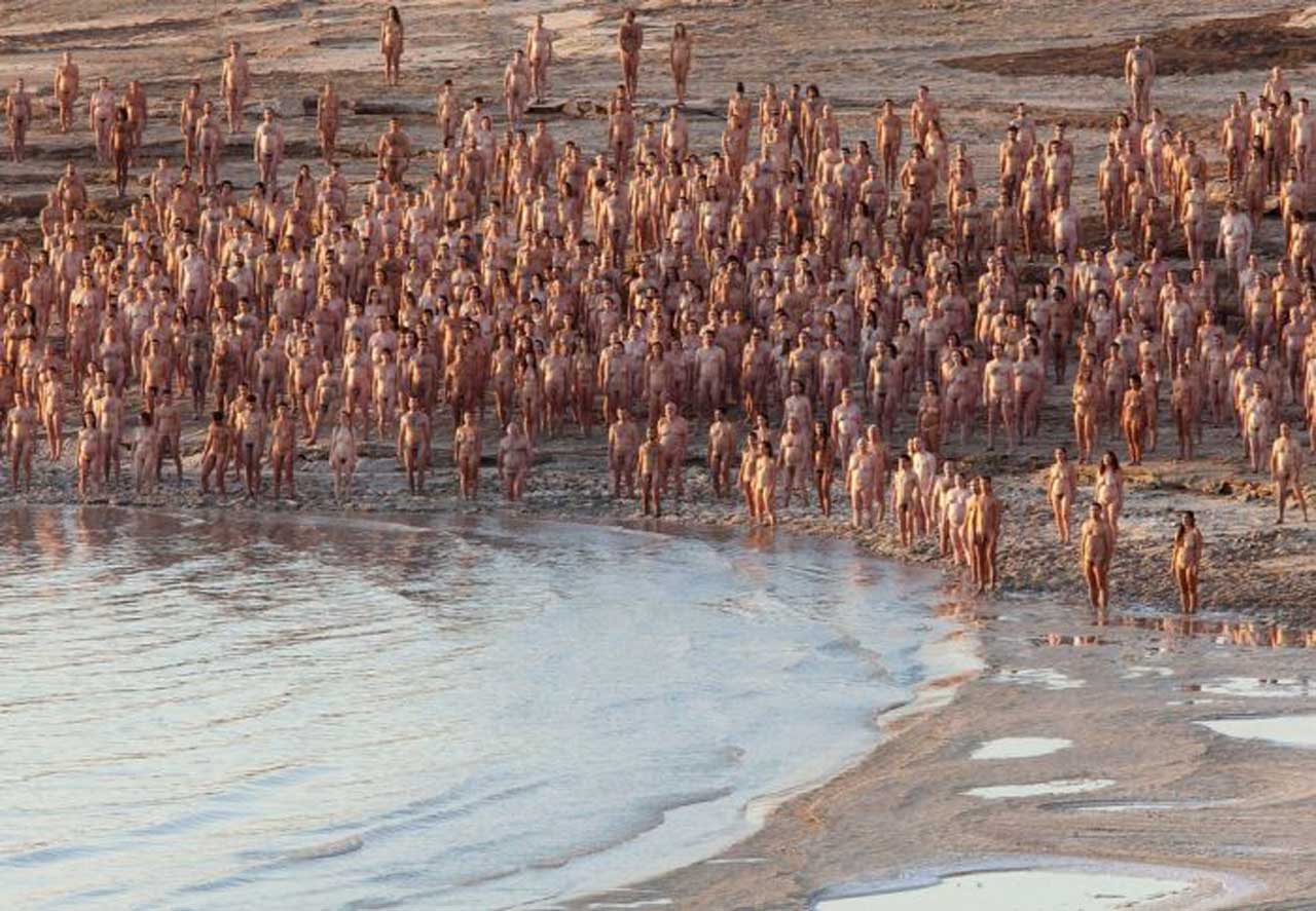 2500 австралійців взяли участь у масовій голій фотосесії на пляжі у Сіднеї
