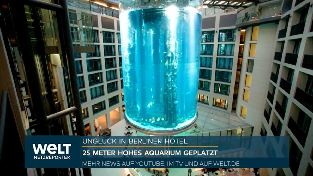 У Берліні вибухнув найбільший у світі циліндричний акваріум