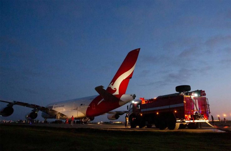 Найбільший пасажирський літак у світі Airbus A380 неочікувано приземлився в аеропорту Баку