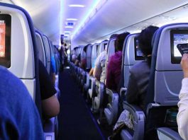 Дві стюардеси постраждали після пожежі від перегріву ноутбука у салоні