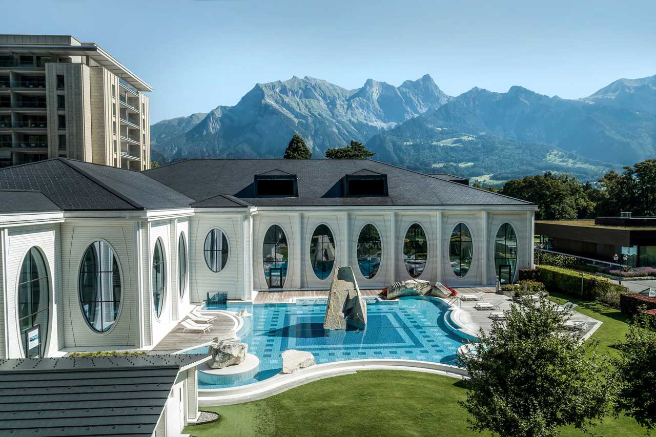 Відпустка у Швейцарії: Які готелі обирали перші керівники різних країн, всесвітньо відомі письменники та артисти