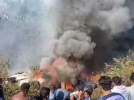 У Непалі розбився літак із російськими пасажирами на борту