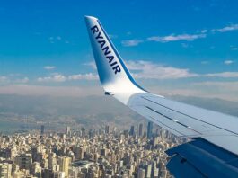 Літак Ryanair екстрено сів в Афінах через повідомлення про бомбу на борту