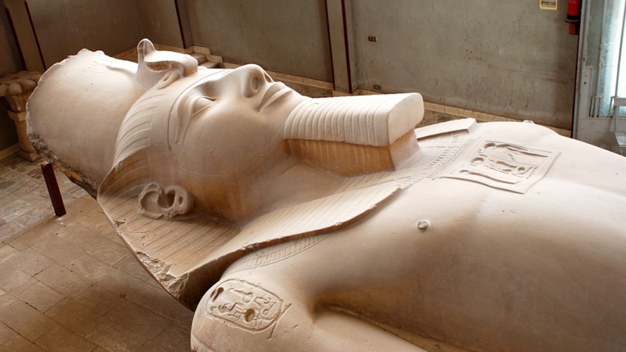 В Єгипті троє осіб намагалися вкрасти 10-тонну статую фараона Рамзеса II
