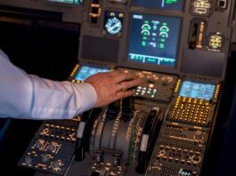 British Airways заборонила стюардесам розміщувати у соцмережах робочі фото