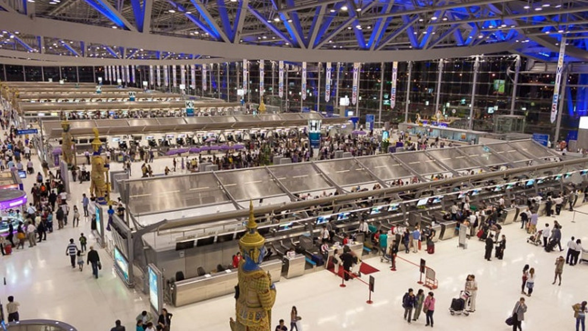 Бангкок аэропорт суварнабхуми вылет. Аэропорт Бангкока Суварнабхуми. Аэропорт Тайланда Бангкок. Аэропорт Бангкока зона прилета. Аэропорт Суварнабхуми зона вылета.