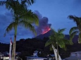 Жителів одного з індонезійських островів почали евакуювати через виверження вулкана