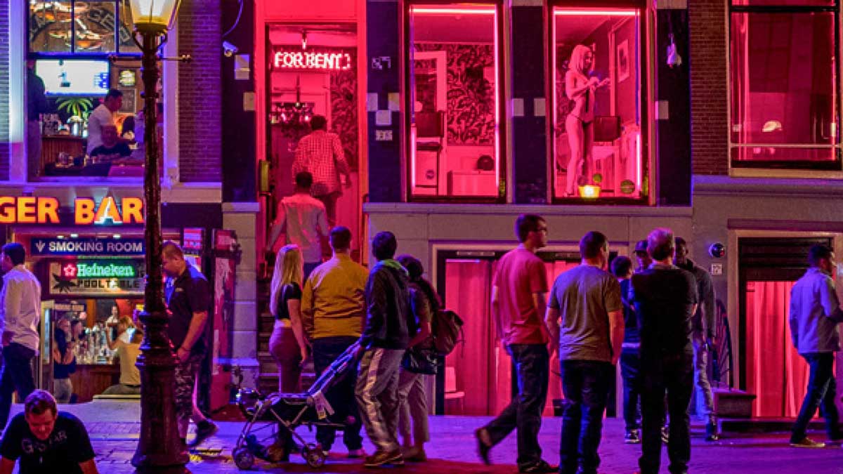 В Амстердамі заборонять популярну розвагу у Кварталі червоних ліхтарів