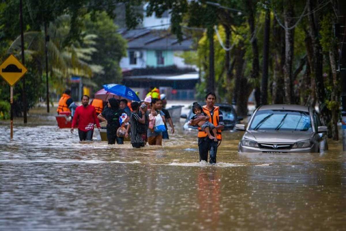 Малайзія страждає від сильних повеней, є загиблі