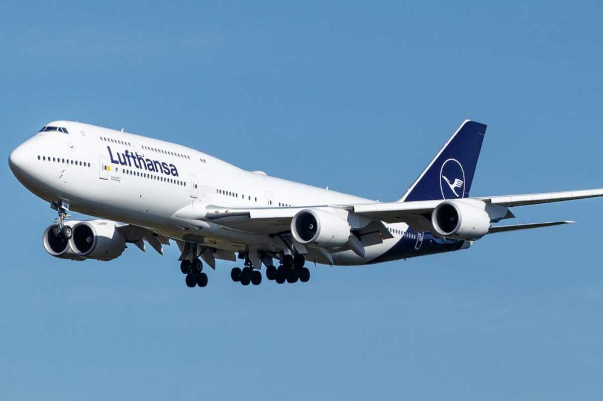 Пасажири Lufthansa отримали травми через сильну турбулентність