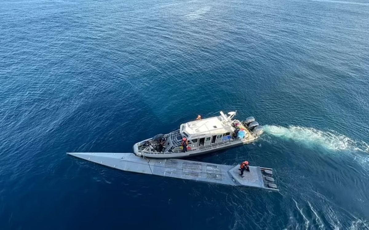 Підводний човен із кокаїном на 87 мільйонів доларів виявили біля узбережжя Тихого океану