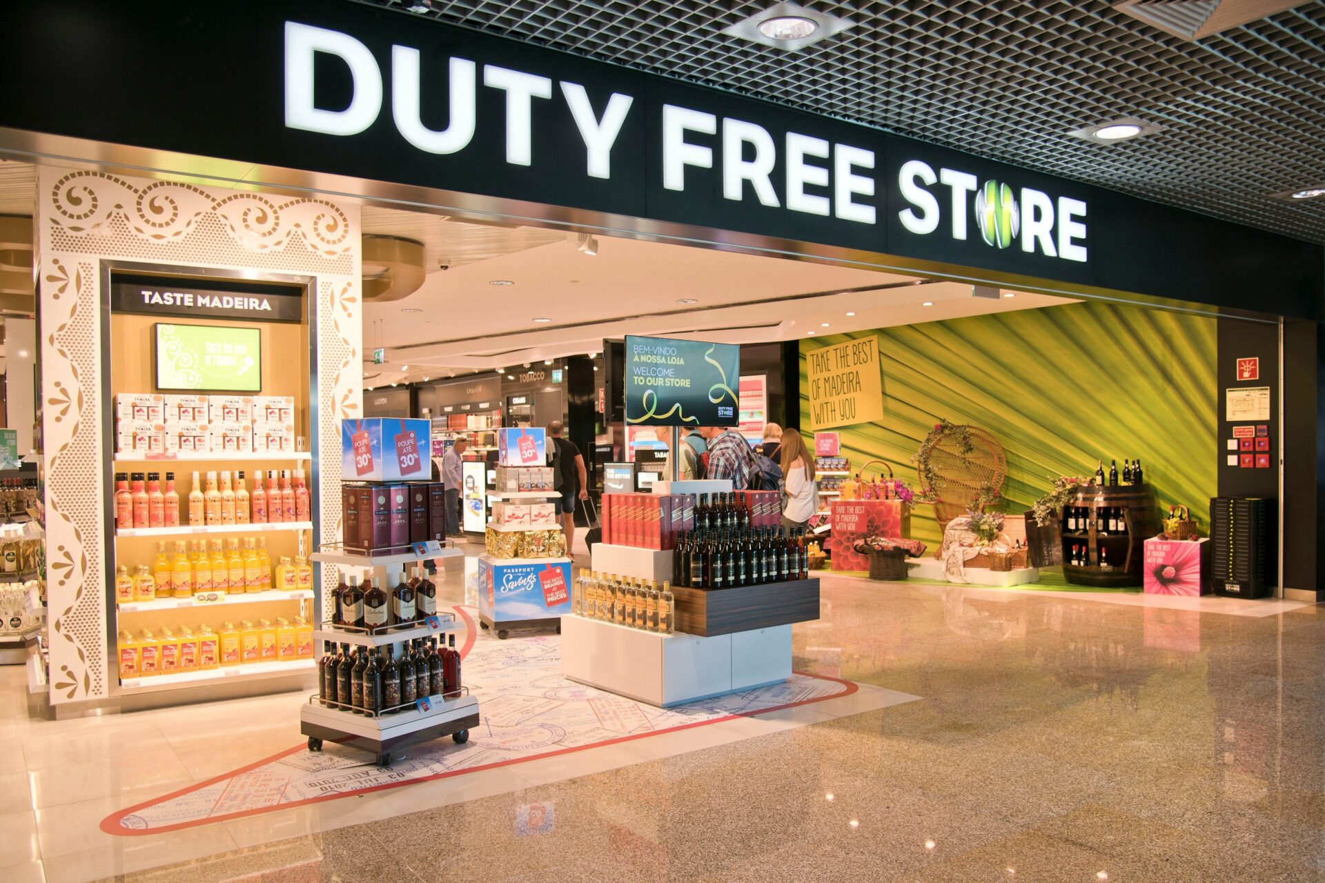 Туристам повідомили про їхні помилки в магазинах Duty Free, які можуть коштувати грошей