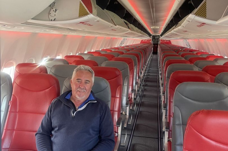 Fly like a king: British tourist buys plane for £130