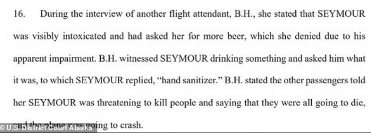 Випив і закурив: У США пасажир влаштував бешкет у літаку після невідомого напою