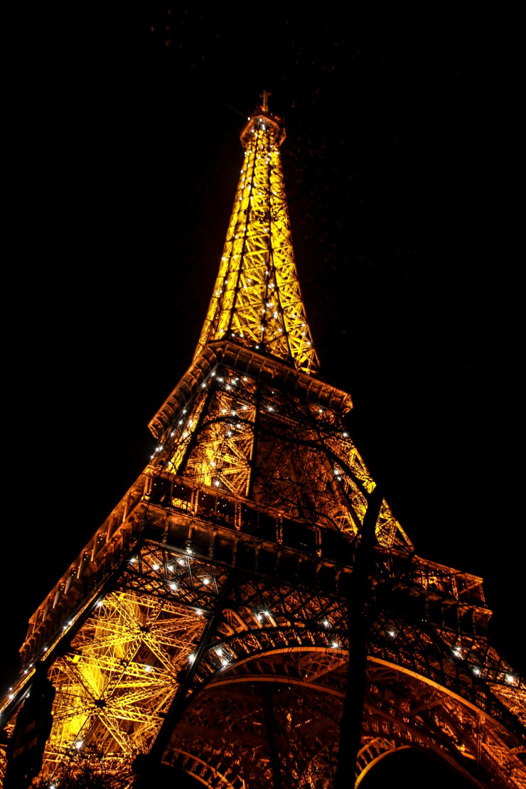 Why the Eiffel Tower can't be photographed at night