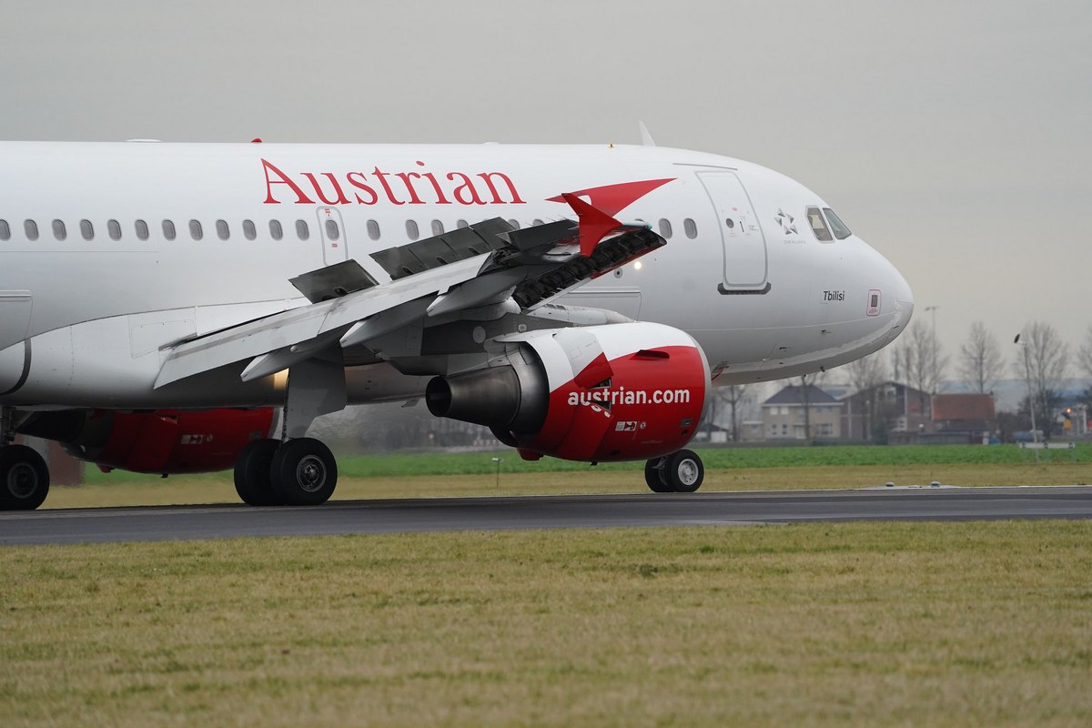 Рейс австрійської авіакомпанії довелося перервати через масову поломку туалетів