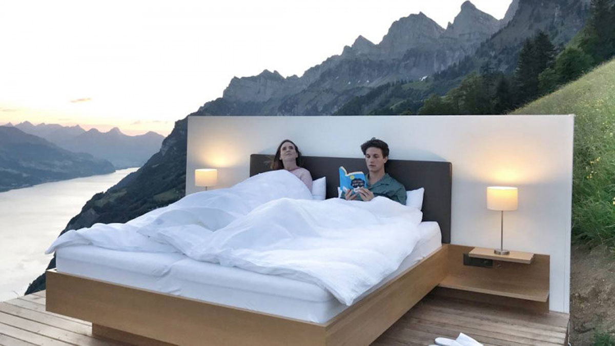 Дивний готель без вікон та дверей відкрили у Швейцарії