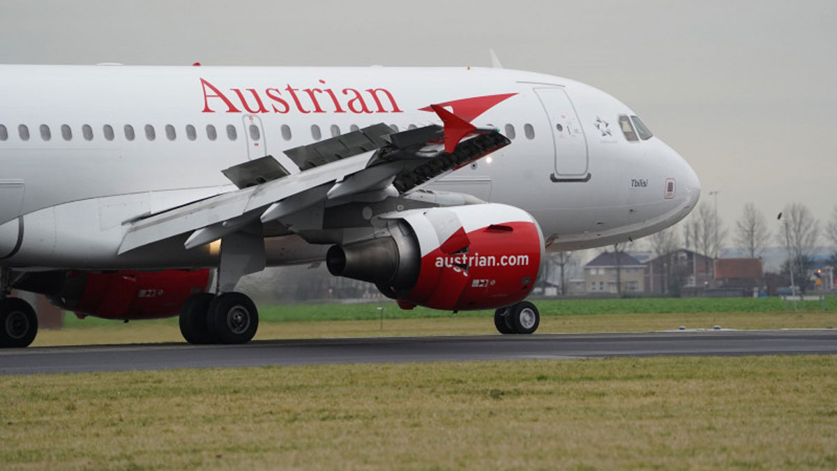 Австрійський літак розгорнули через інцидент із туалетами