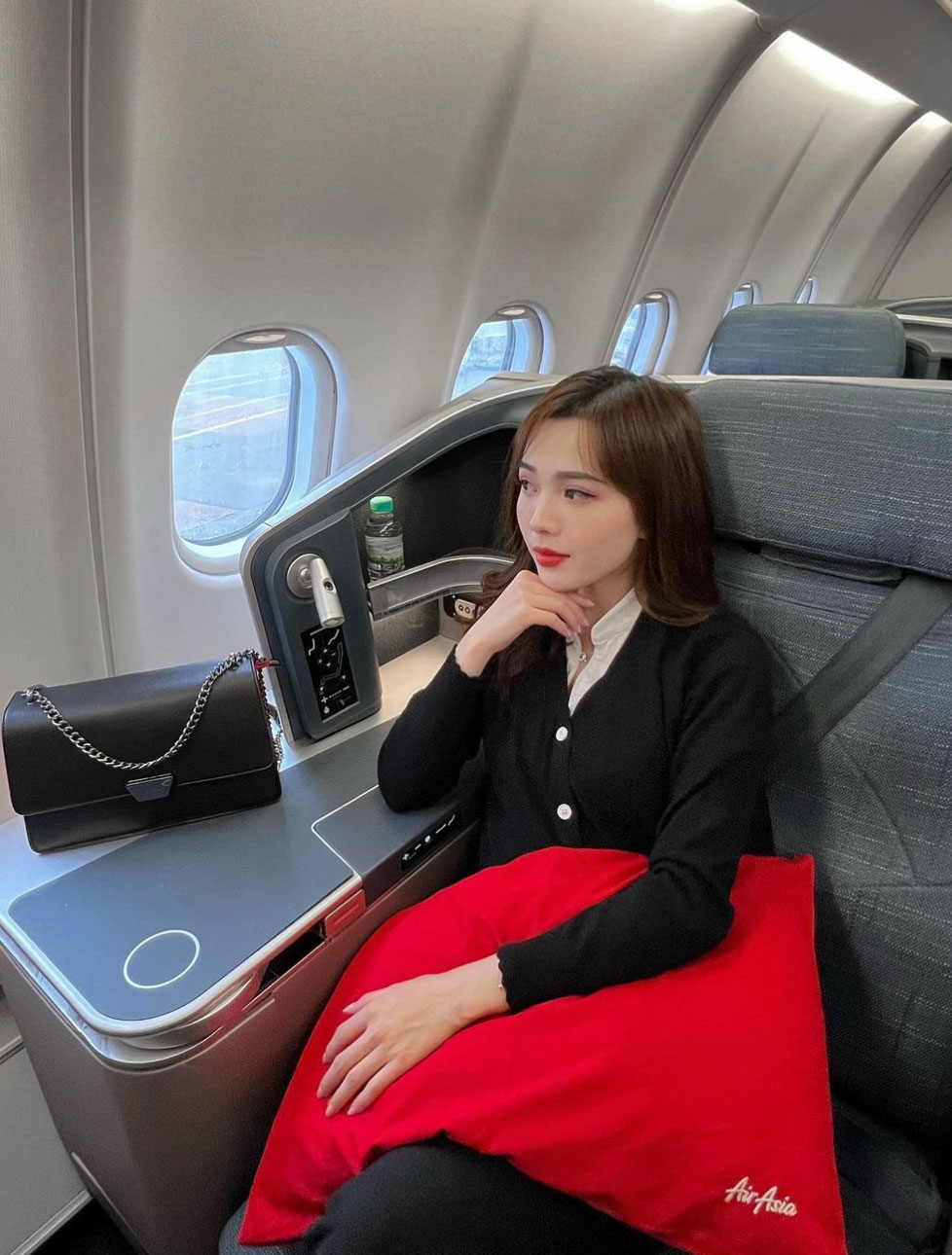 Queen of media and social networks: what the most beautiful stewardess in the world looks like now