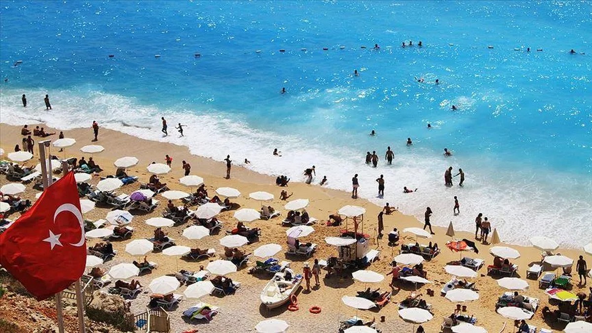 У Туреччині закликали не знижувати ціни в готелях для російських туристів та зайнятися іншими ринками