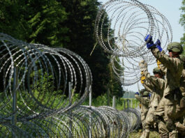 На кордоні Шенгена зводиться стіна з колючим дротом