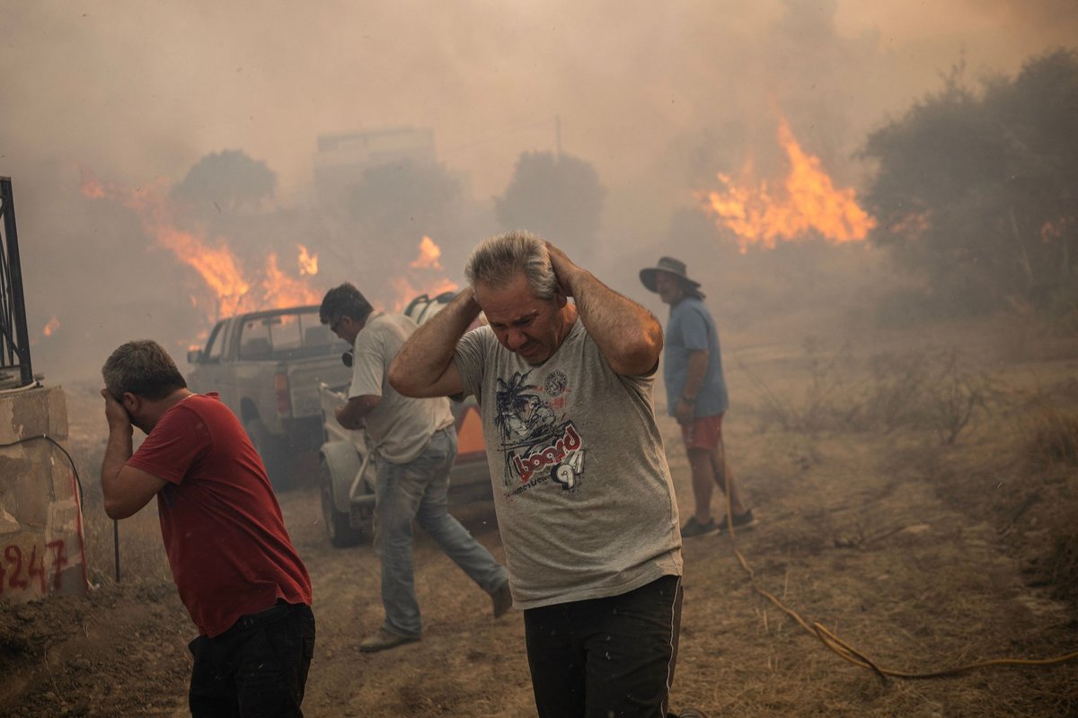 Greece on fire: authorities talk about climate change, hoteliers talk about a catastrophe of biblical proportions