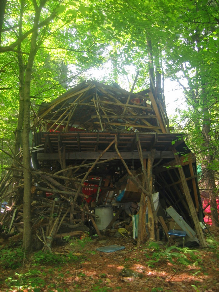 American artist built a “fantastic city” in the forest for tourists