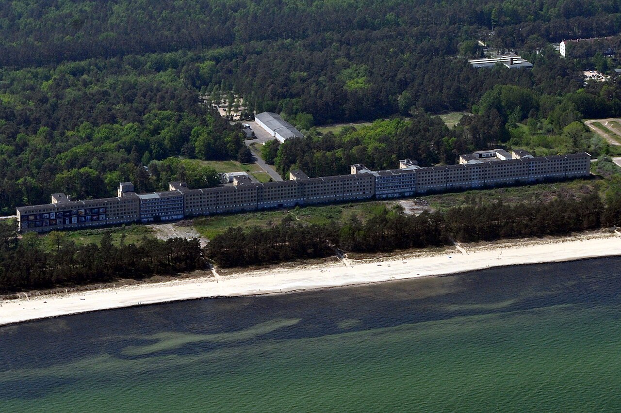 Tourists went to rest in a giant hotel built by Hitler