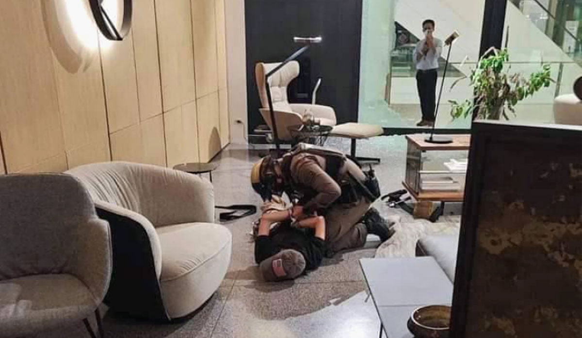 У Торгівельному центрі Бангкока підліток розстріляв туристів