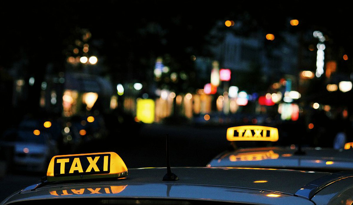 У США туристка викрала машину у таксиста, який надто повільно їхав до аеропорту