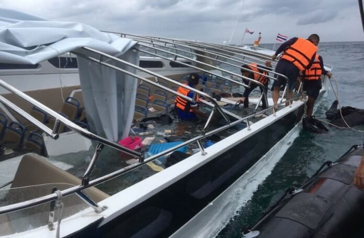 У Таїланді затонуло туристичне судно з 73 туристами