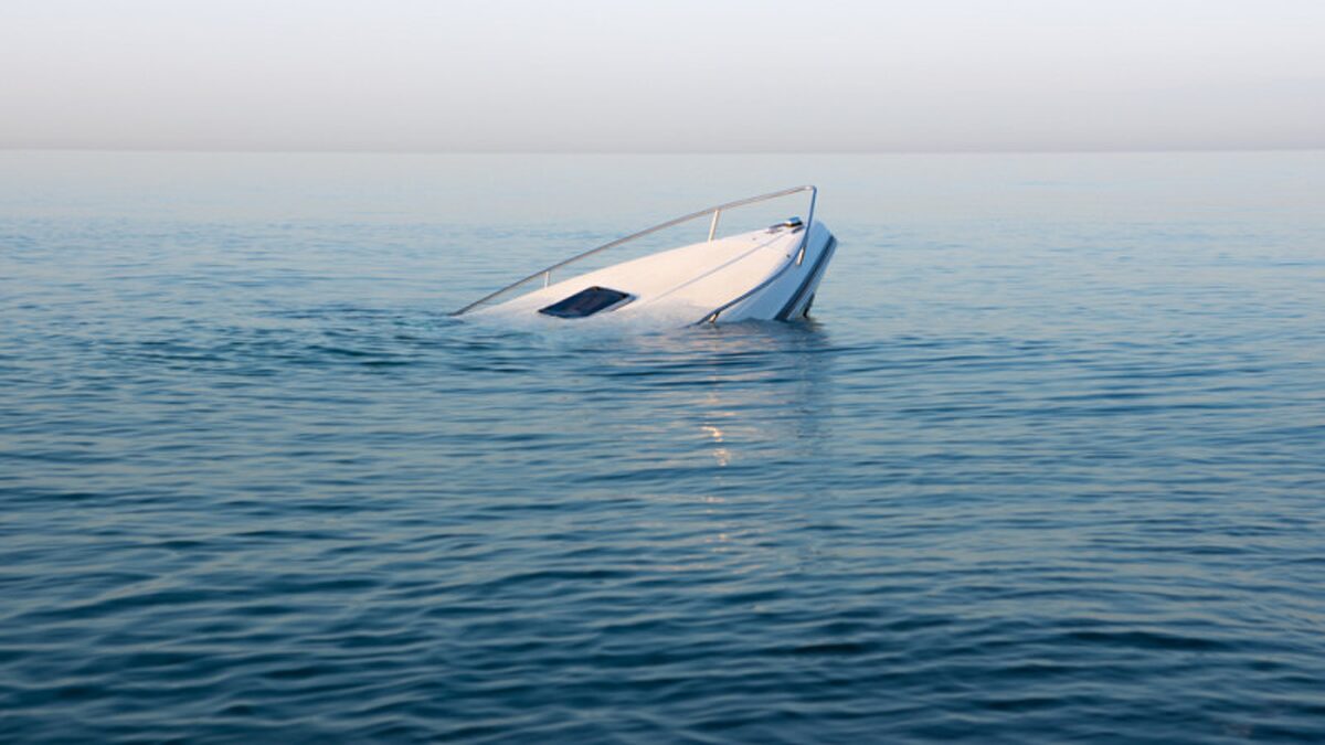 На єгипетському курорті затонуло судно, що перевозило туристів