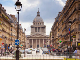 Експерти розповіли як туристам уникнути шахраїв у Парижі