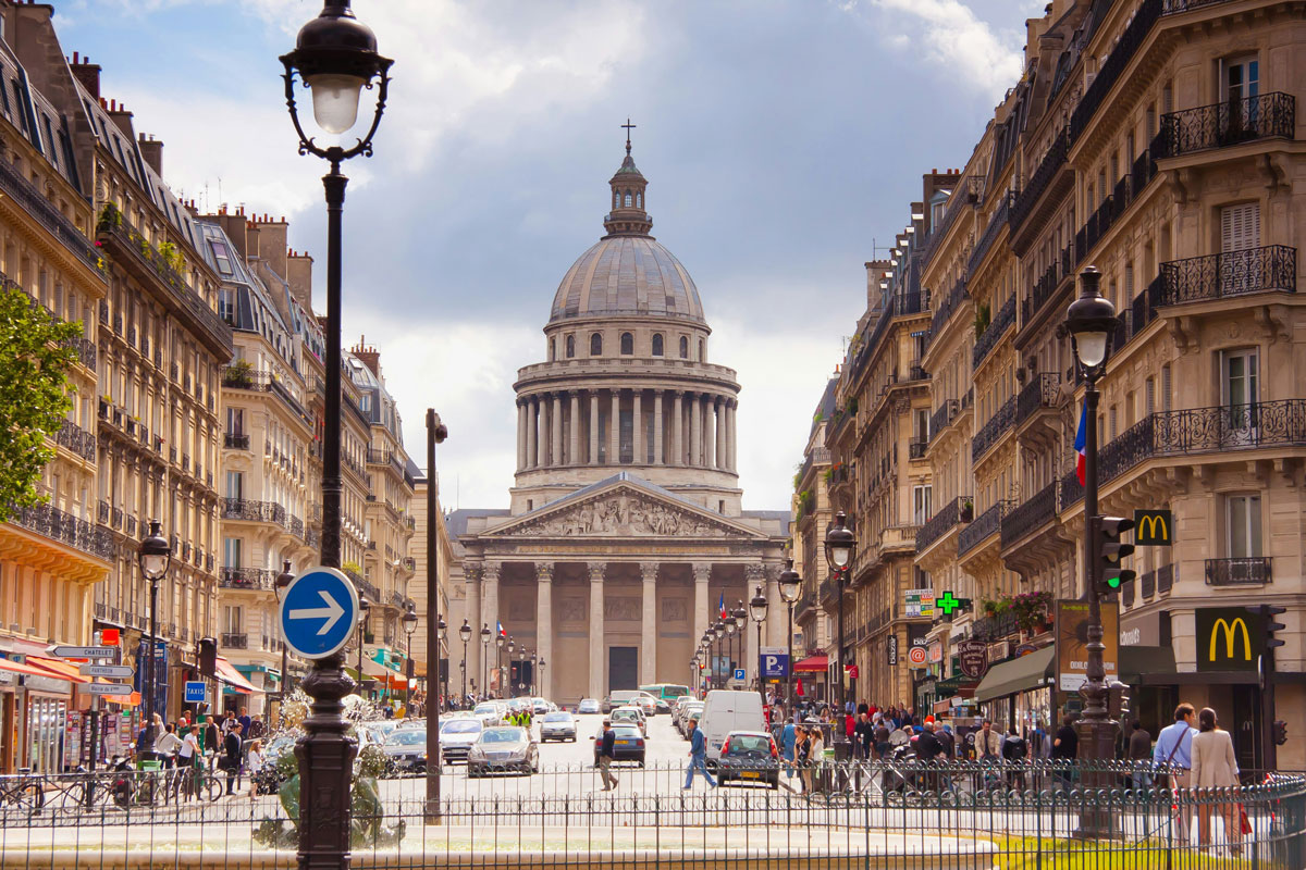 Експерти розповіли як туристам уникнути шахраїв у Парижі