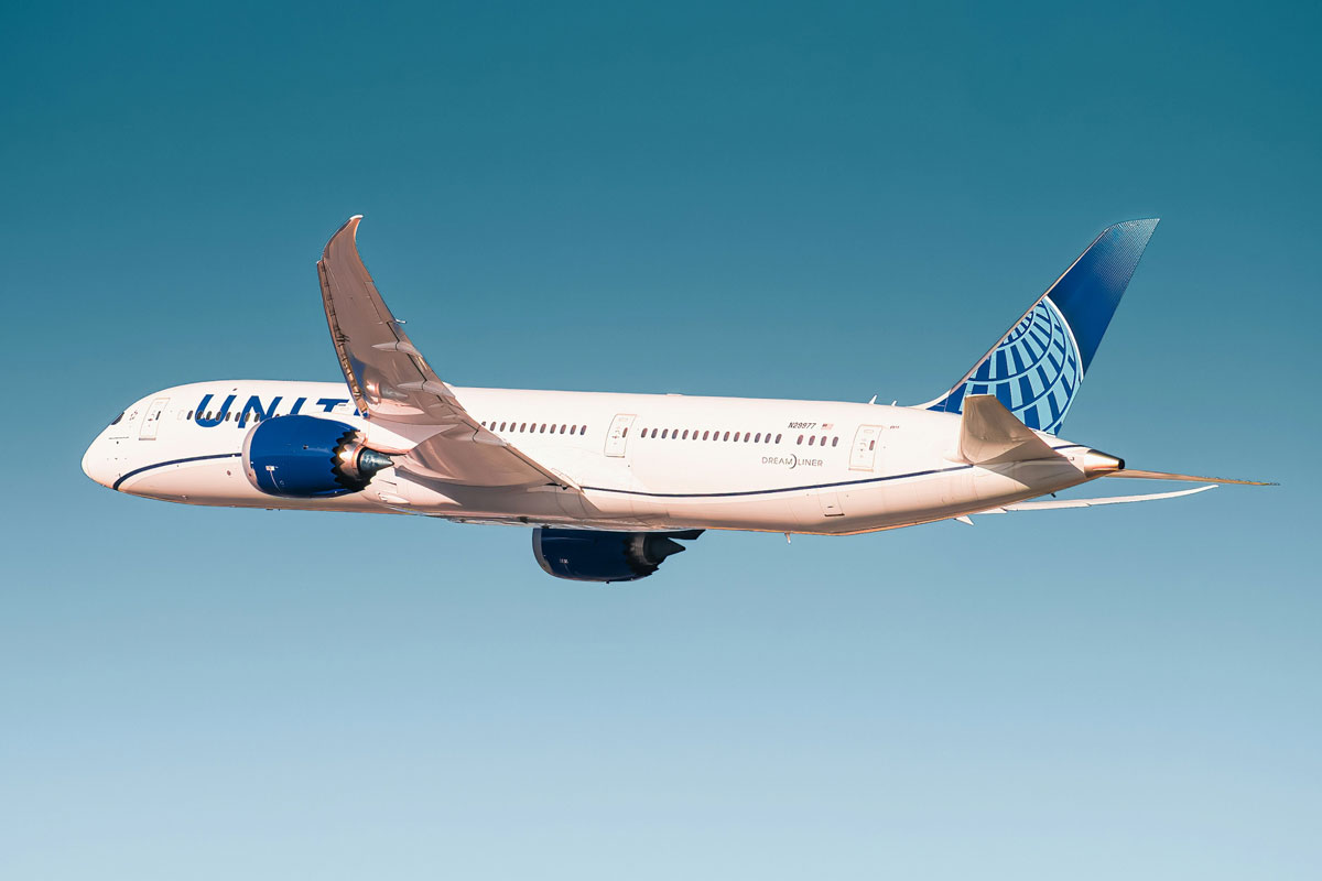 У США шматок обшивки Boeing 737 відвалився у польоті