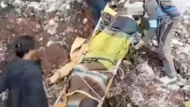 Смертельне фото: туристка впала у вулканічний кратер в Індонезії