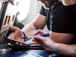 Одна річ, яку експерти радять завжди брати в подорож — і це не подушка на шию