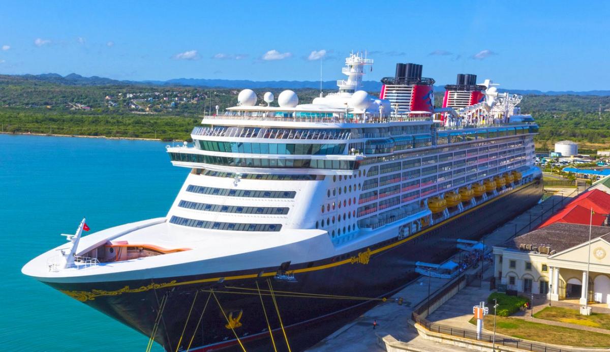 Весілля на борту з привидами: новий лайнер Disney вражає незвичною ідеєю