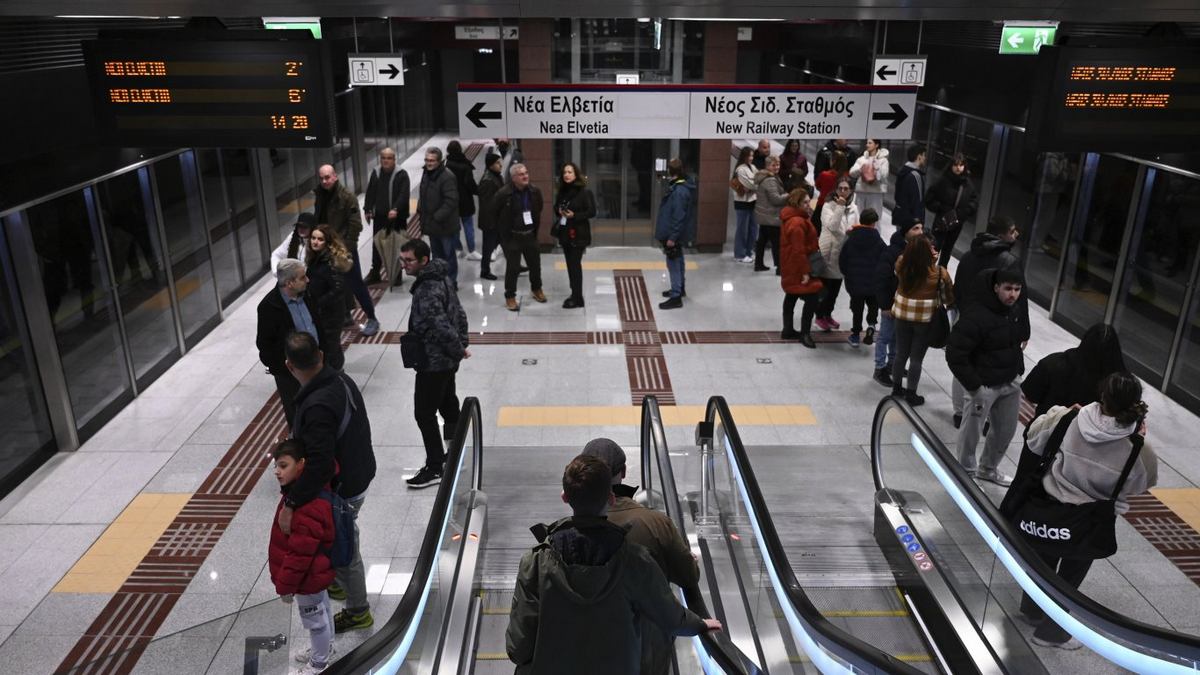 Метро в Салоніках зупиняє роботу на місяць