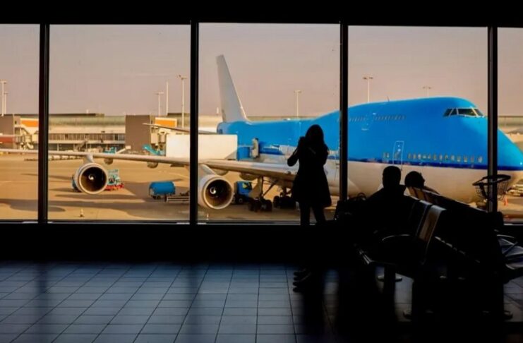 Підвищення податків приземляє авіаційну галузь Франції