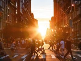 У європейських містах обурюються людьми, які не натискають кнопки на пішохідних переходах