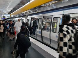 Після 125 років Париж відмовився від паперових квитків у метро